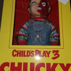 Mezco Childs Play 3 Ultimate CHUCKY Doll Burned Face 