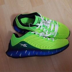 Reebok Shoes Brand New 3.5 / Reebok Nuevos Talla 3.5 Nunca Usados