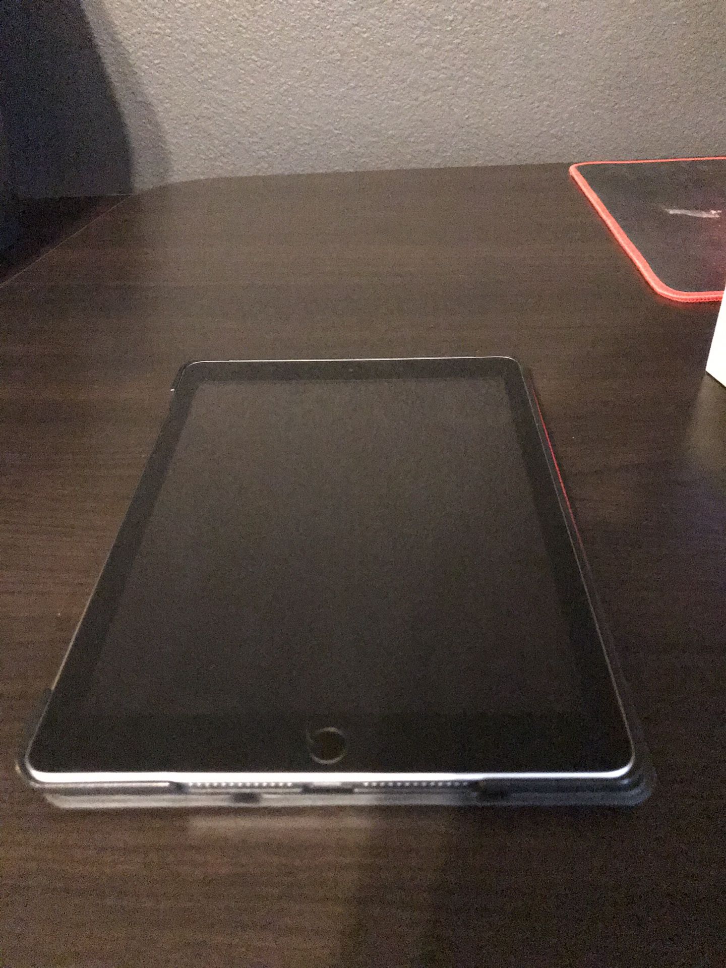 iPad (6th Generation)