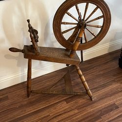 Antique Amish Spinning Wheel
