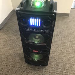 4,000 watt rechargeable Bluetooth speaker/aux/fm/USB and sad port/microphone for karaoke /brand new!!