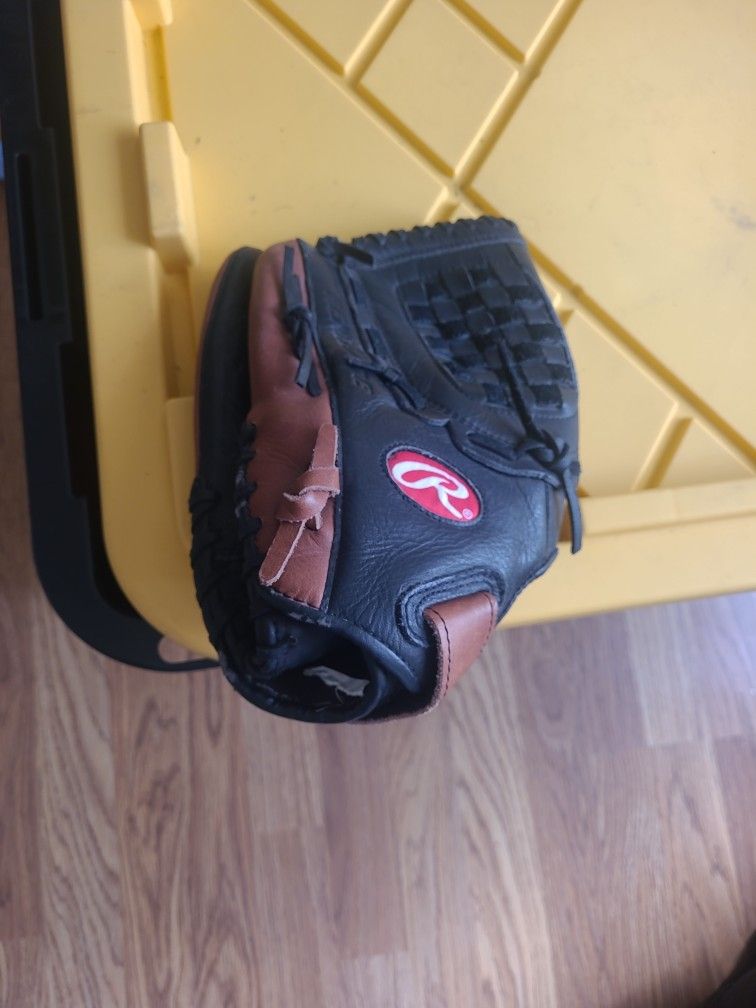 Rawlings Renegade Series 12 1/2" RS1250 Left Handed Baseball  Glove