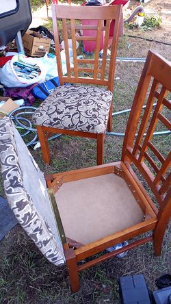 5th wheel table and for chairs with extra storage best offer