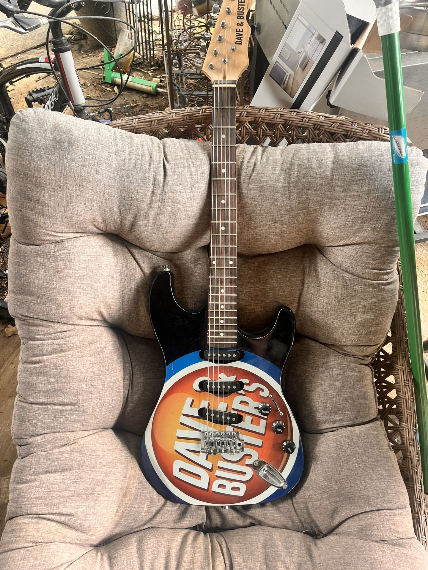 Dave & Busters Guitar