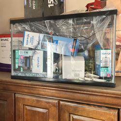 10 Gallon Fish Tank With All Acsesories