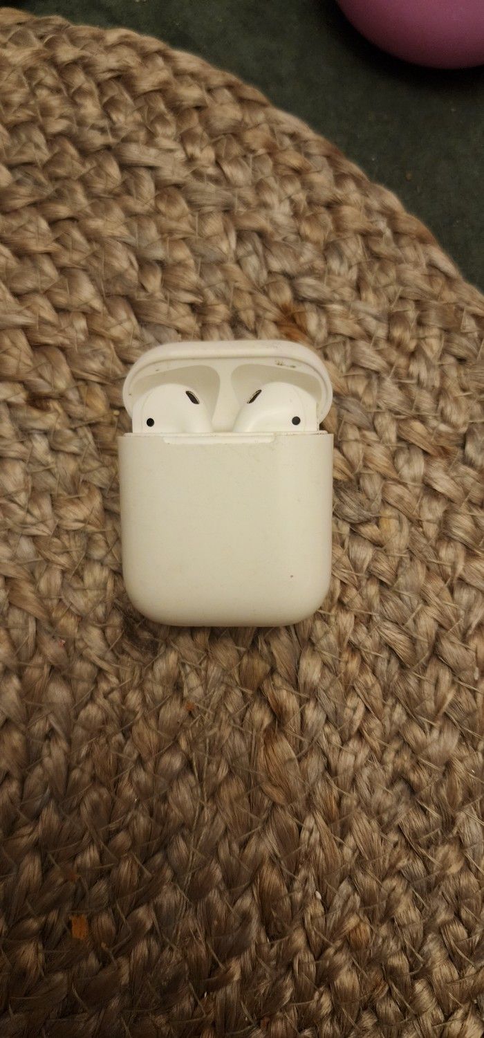Airpods 1st Gen 