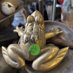 Solid Bronze Frog