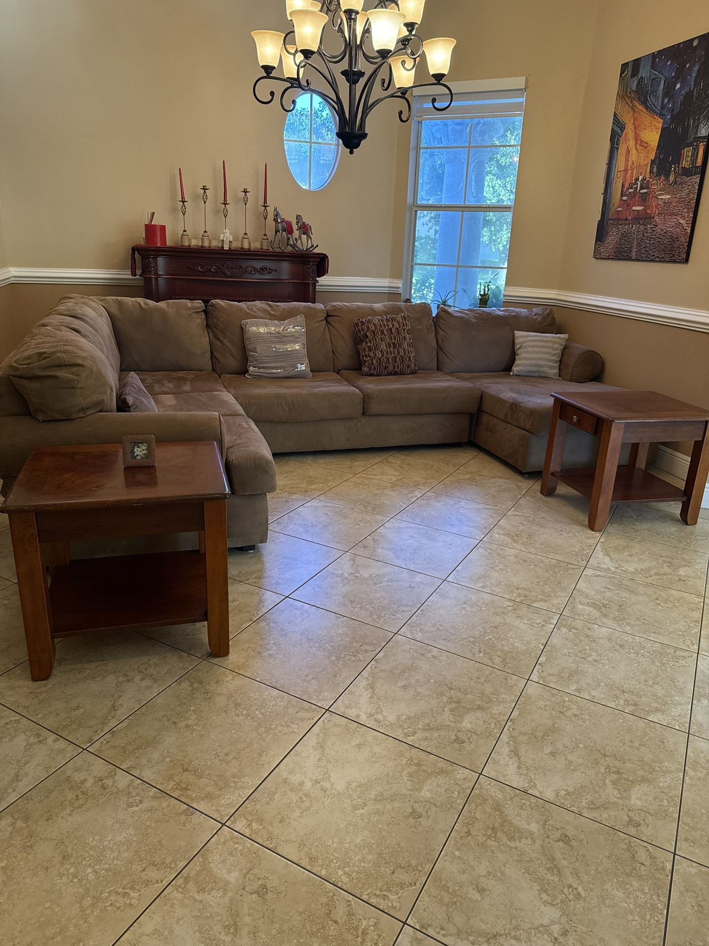 Living Room Couch/ Sectional