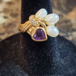 14k 585 Gold Ring 3 - Pearls, 3 - .01 diamonds, Amethyst Heart Shape Crystal.