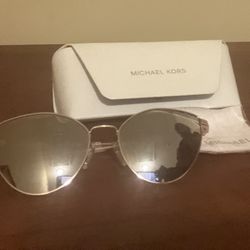 Michael Kors Sunglasses. 🕶️ 