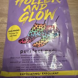 Holler and Glow Purrfect Pedi Brand New