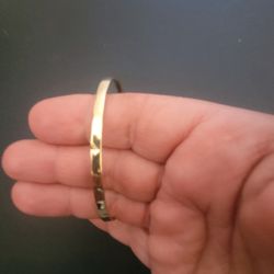 14K Gold Bangle Bracelet 