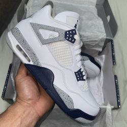 Jordan 4’s Midnight Navy  