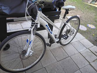 Fuji traverse aluminum Rd bike 180