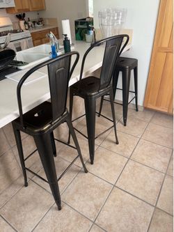 3 barstools