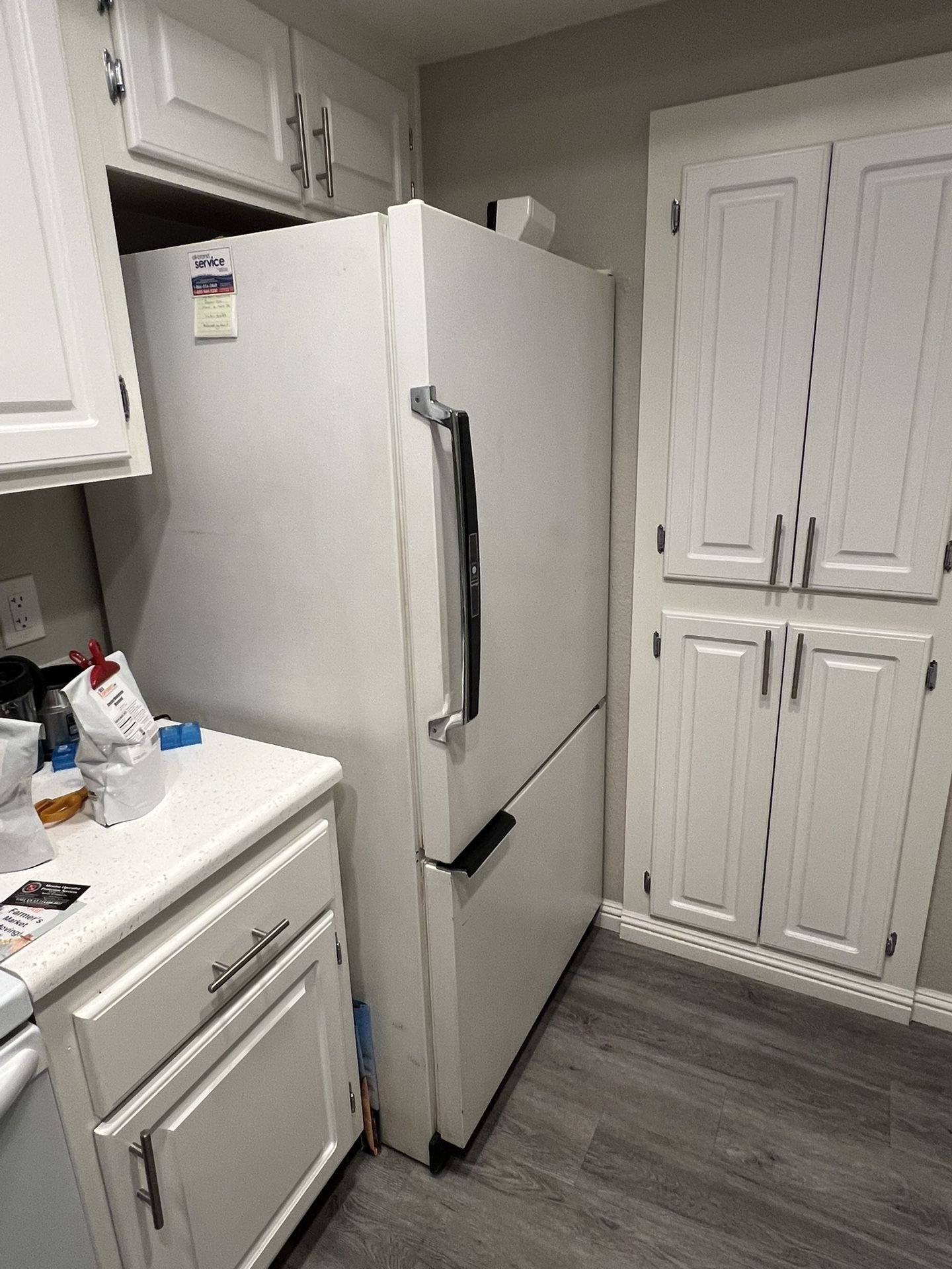 FREE Amana Bottom Freezer Fridge – Lake Forest, CA