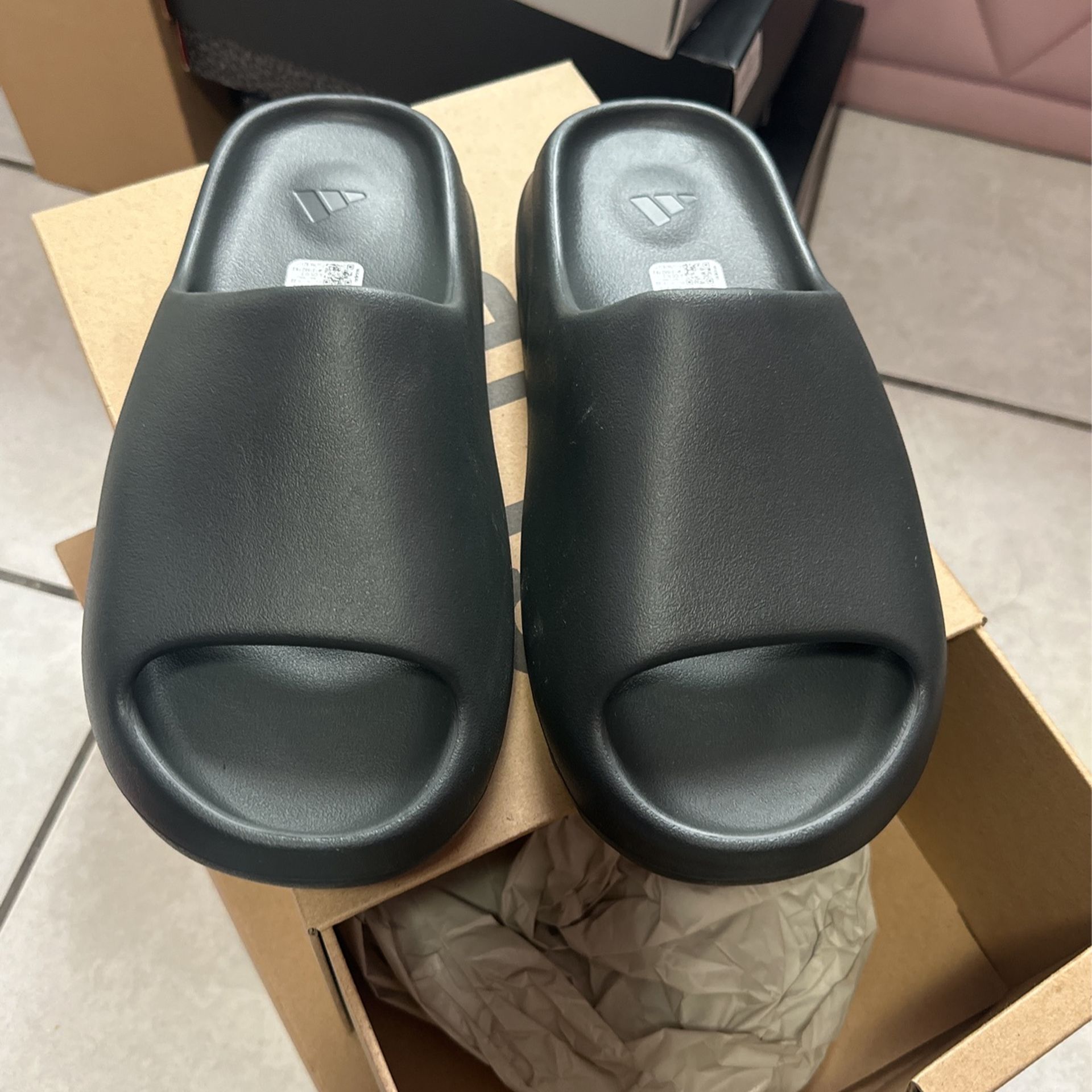 Adidas Yeezy Slides Onyx 