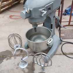 Hobart A120 Mixer W/ 20qt Bowl & Attachments (Hook,Paddle,Beater)