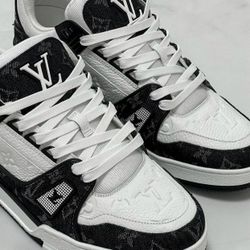 LV Louis Vuitton Trainer Sneaker
