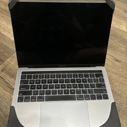 MacBook Pro 13.3 Touch Bar 