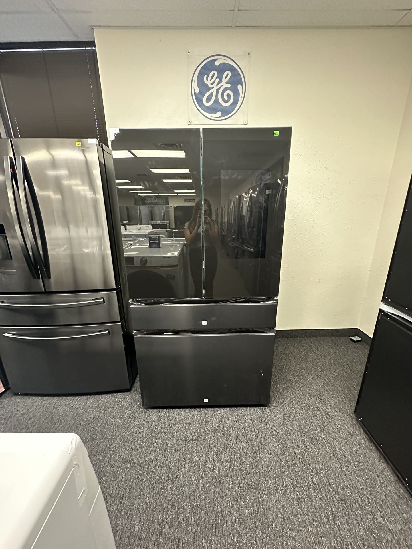 New Samsung Hub BeSpoke  Four Door Refrigerator 