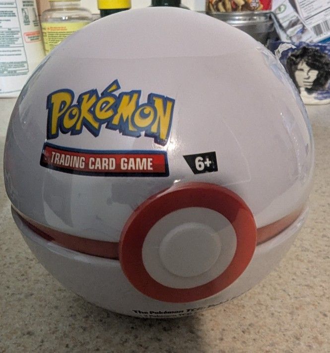 Pokémon Premier Ball Tin