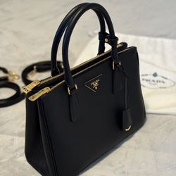 Brand New Prada Medium Galleria Saffiano Lux Leather bag