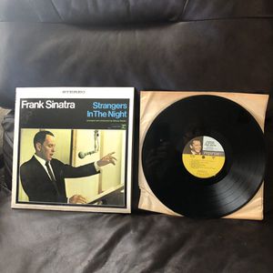 Photo Frank Sinatra vinyl album with no scratches! “ strangers in the night “