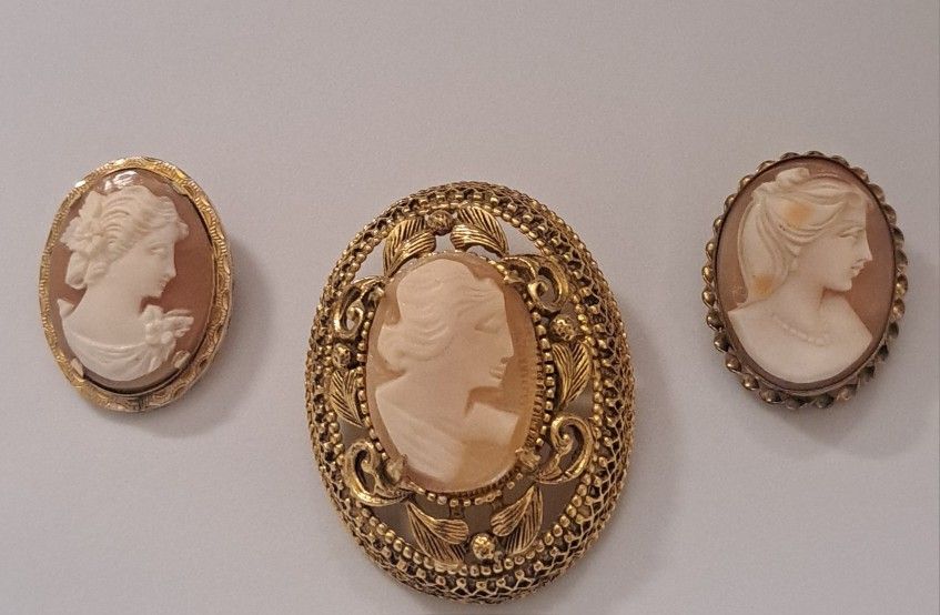 Vintage Trio  Of Cameo Brooches/2 Pendants