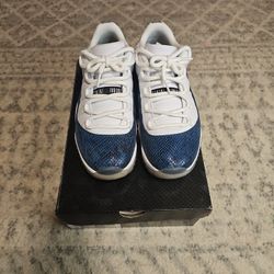 Jordan 11 Snakeskin Navy Size 9 Used