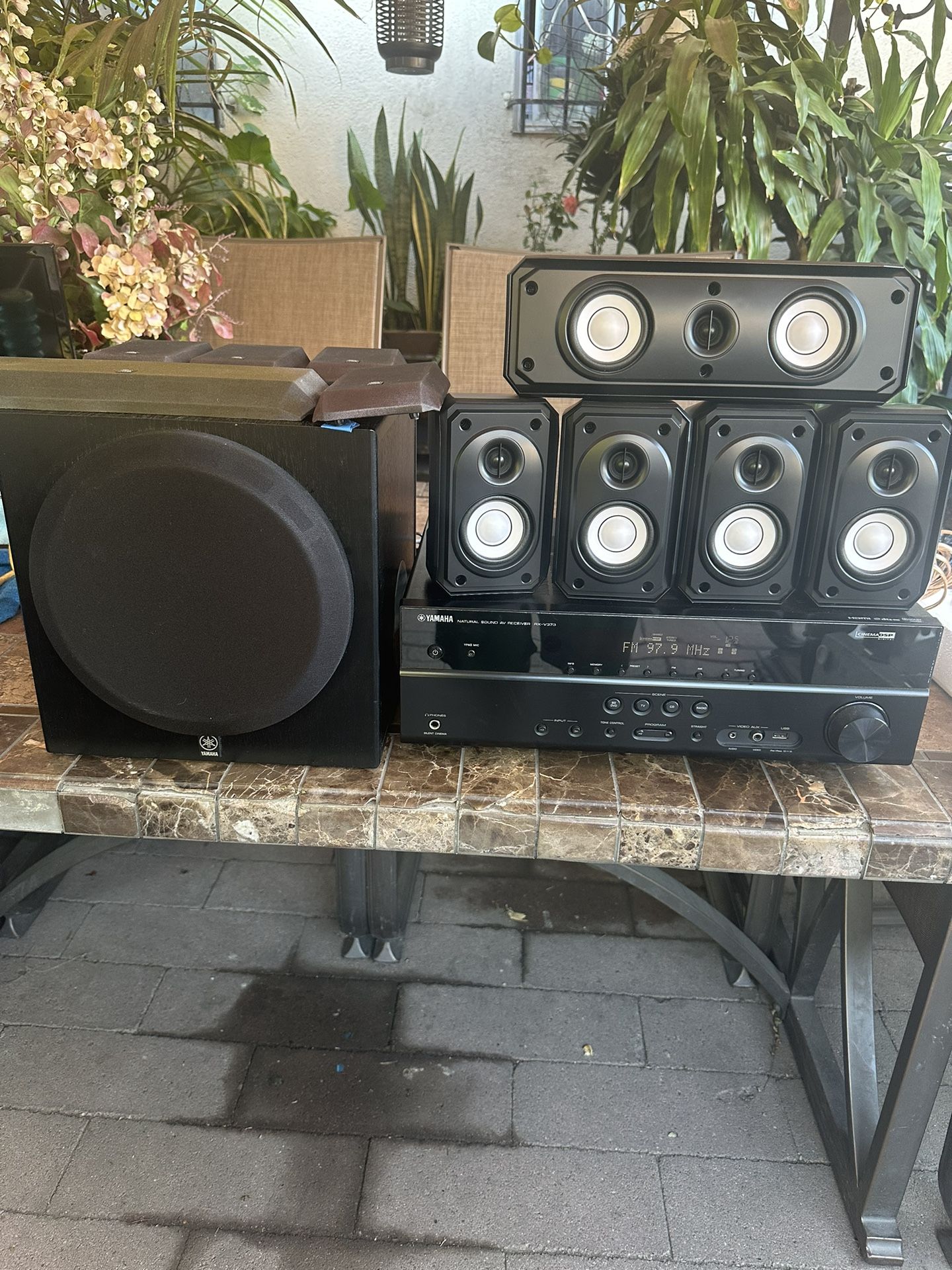 Yamaha Receiver And Speakers