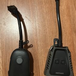 2 Outdoor Plug-In Light Controllers / Timers – Weather Resistant