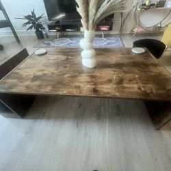 Modern Wooden Center Table – Great Condition