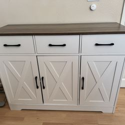 White Cabinet 