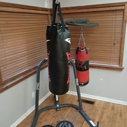 Everest Heavy Punching Bag And Stand