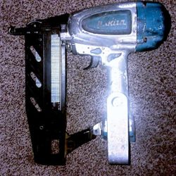 Makita Finish Nailer 