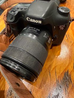 Canon EOS 7D DSLR with 18-135mm Lens