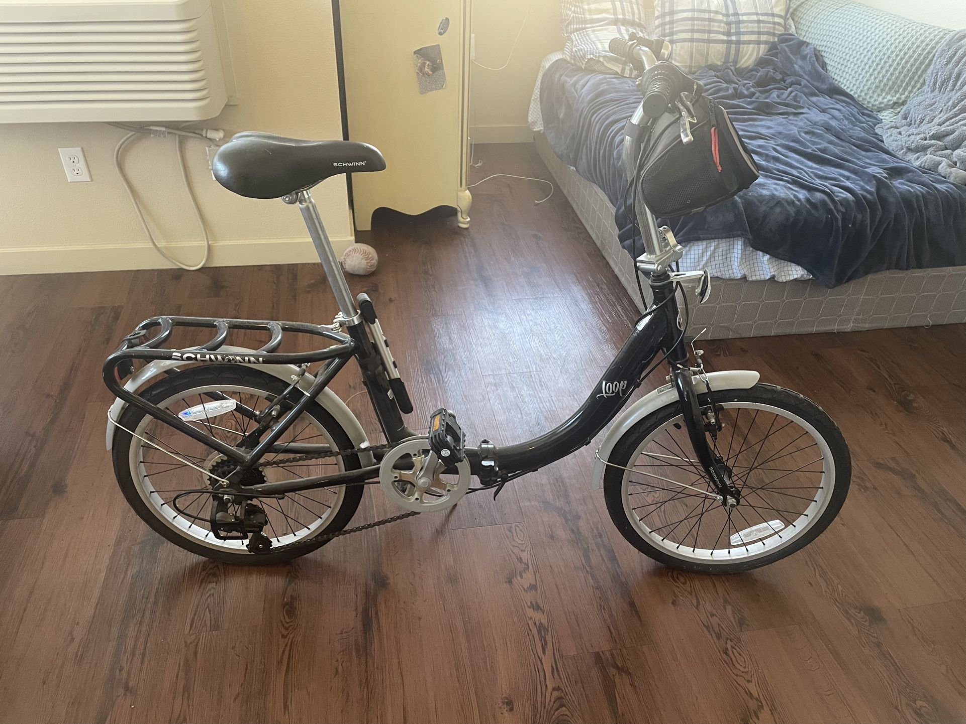 Schwinn Loop Folding Bike Adult