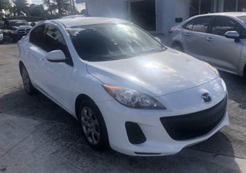 !2013 MAZDA 3! CLEAN RELIABLE CAR! LOW MILES! GUARANTEED TO DRIVE OFF TODAY!