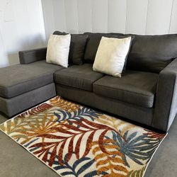 GRAY SECTIONAL COUCH W/ FREE DELIVERY 