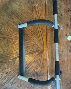 Pull up bar