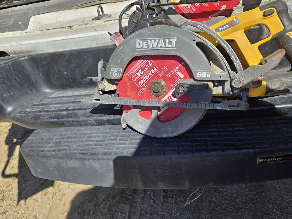 Dewalt Flex. Circular Saw. Tool Only Used. No Discounts