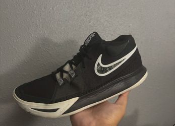 Nike kyrie fly trap size 13