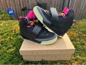 Nike Yeezy 1 Blink Black/pink Size 8.5 DS Sneakers