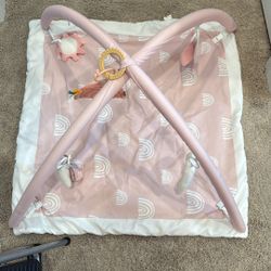Baby playmat 