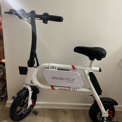  Swagtron Swagcycle Pro Pedal-Free App-Enabled Folding Electric Bike