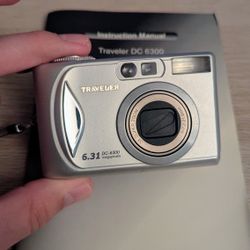 Traveler Digital Camera With Accessories 