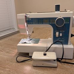 Sewing Machine Crofton MD8708 