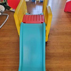 Toddler slide toy
