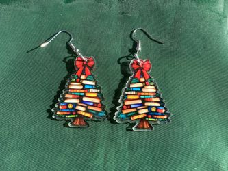 Super Cute Christmas Tree Book Earrings With Red Bow On Top Brand New  Makes A Great Teacher Gift 